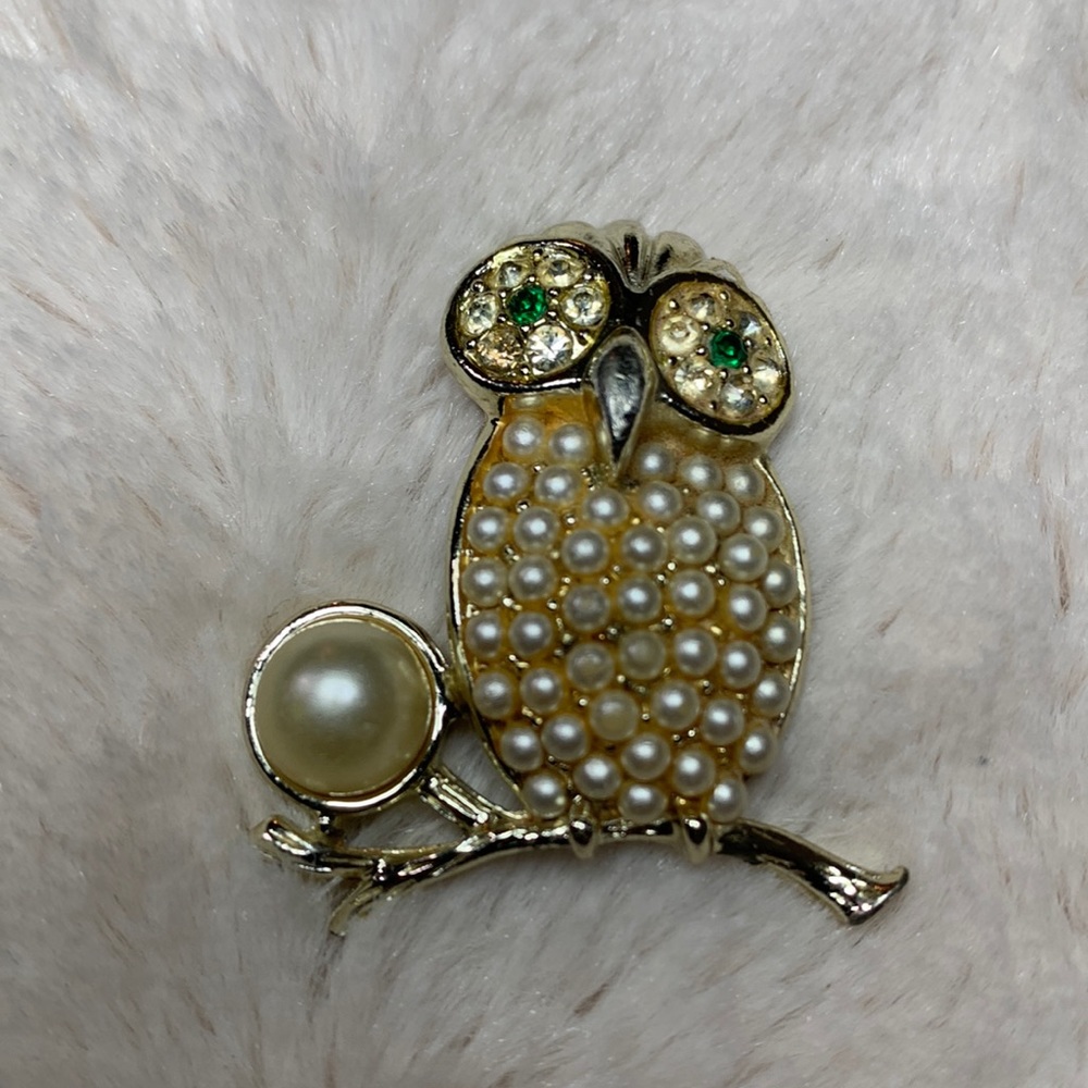 Vintage Sarah Coventry Owl Rhinestone Pearl Brooch